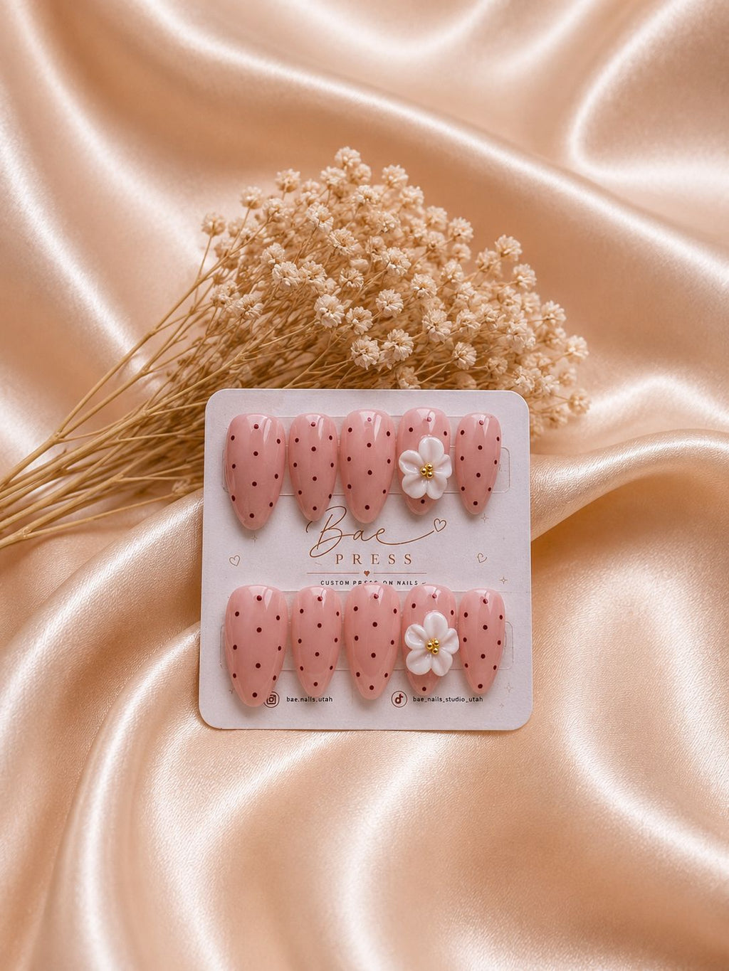Blush Daisy | Handmade Gel Press-On Nails